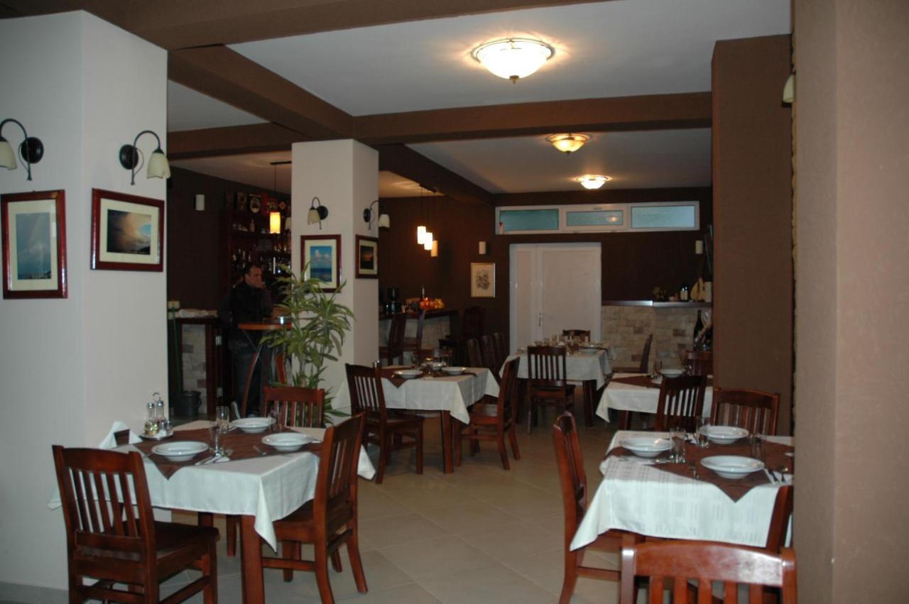 Apartmani Goran I Jelena Zec Budva Exterior foto