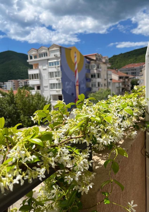 Apartmani Goran I Jelena Zec Budva Exterior foto