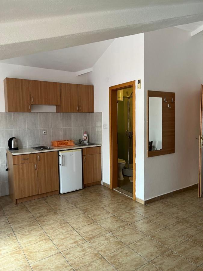 Apartmani Goran I Jelena Zec Budva Exterior foto