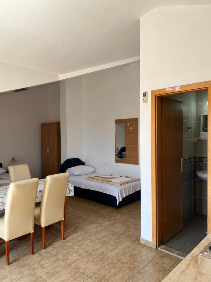 Apartmani Goran I Jelena Zec Budva Exterior foto